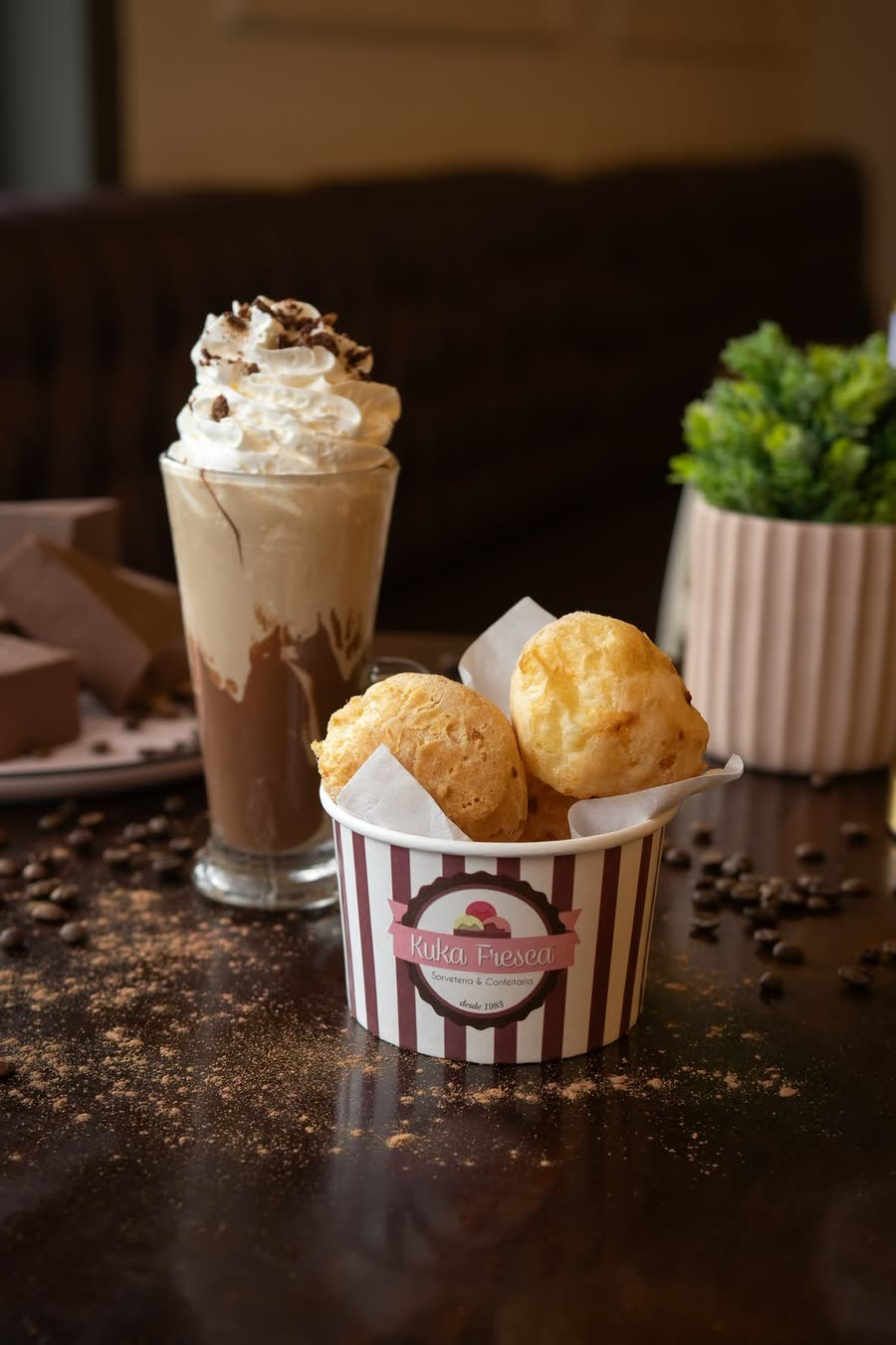 Milkshake e pão de queijo
